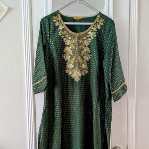 Elegant Green & Gold Embroidered Kurta – Size L